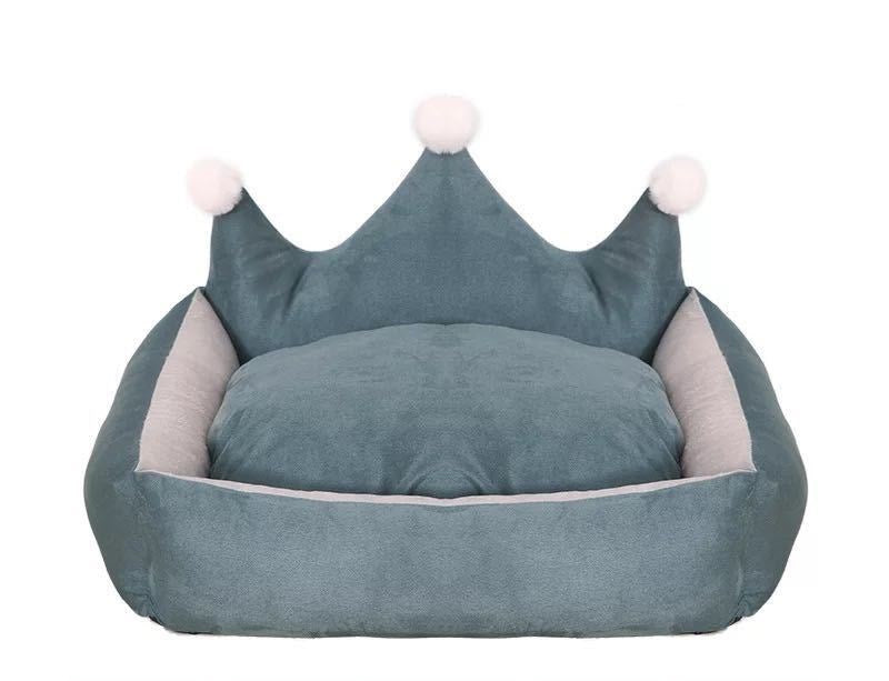 Scratch Resistant Dog Crown Bed